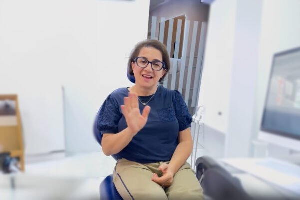 Patient sharing her dental implants experience at Turkey Teeth Clinic